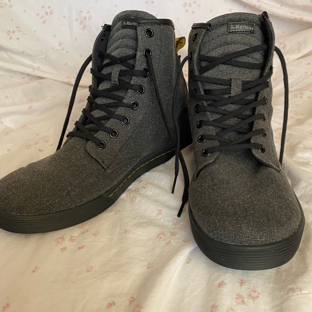 Dr. Martens Boots Women’s Size 10